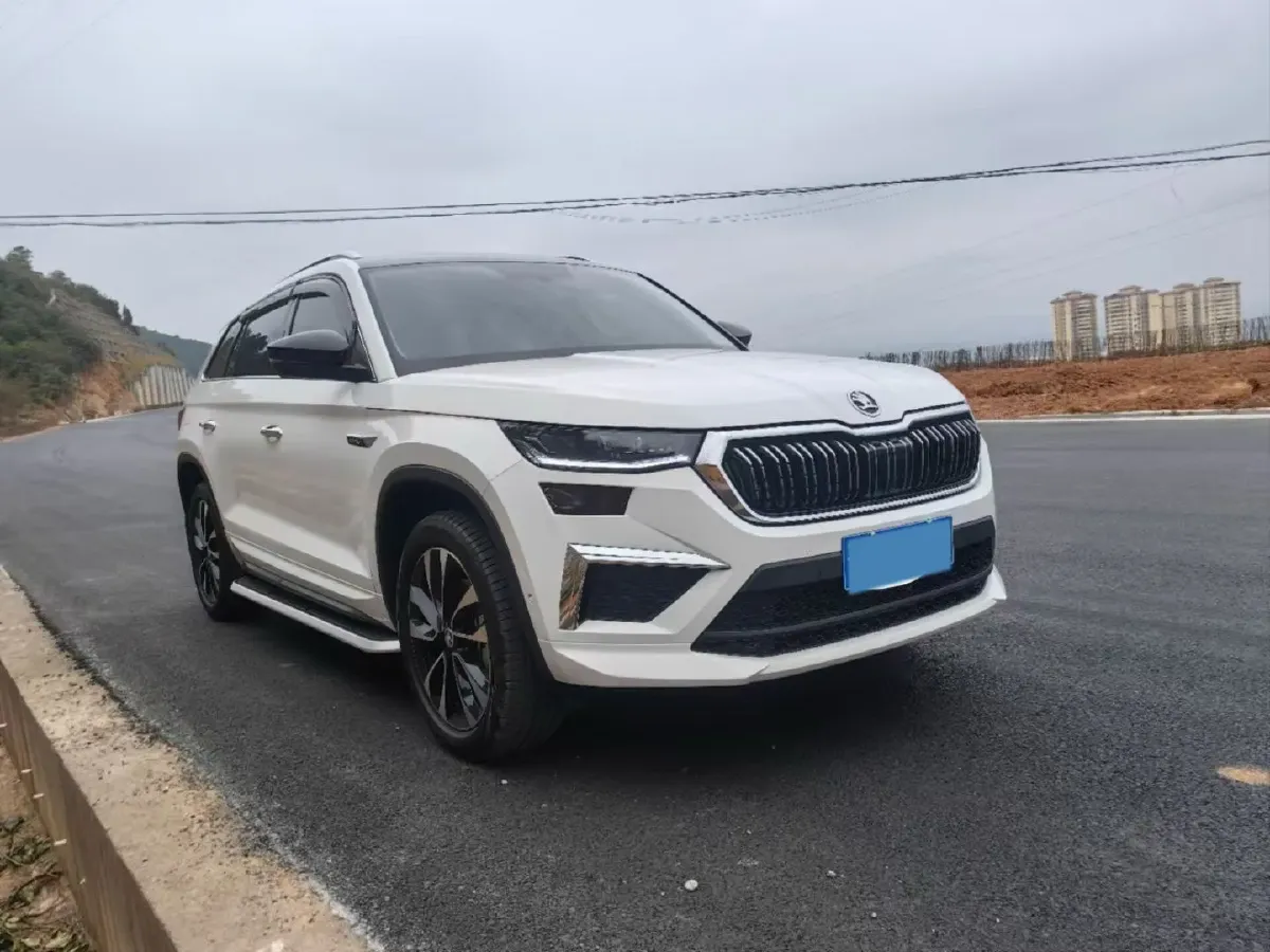 2024 Skoda Kodiak 2.0T 186HP L4 7DCT,autocango,china used car exporter,china ev exporter,chinese used car exporter,chinese used ev exporter