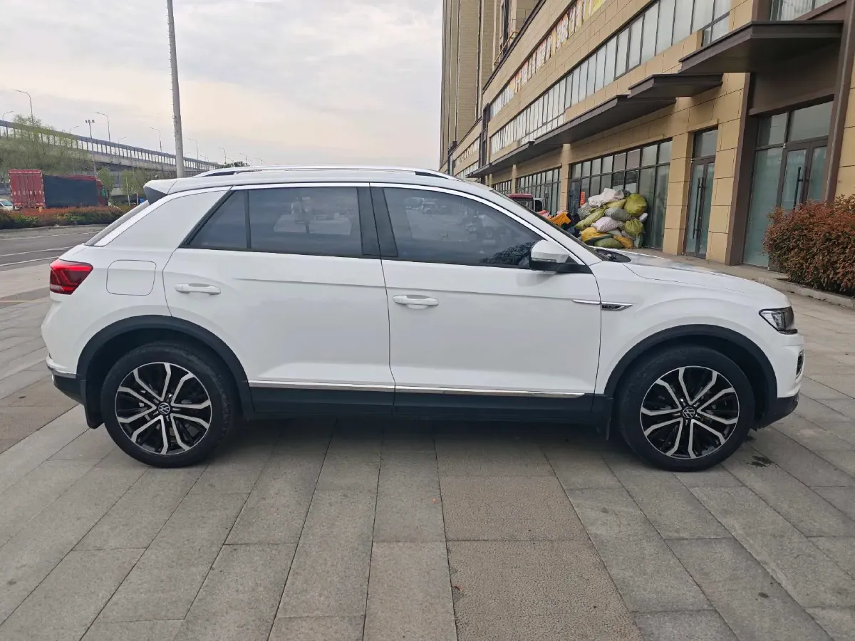 2021 Volkswagen T-Roc 1.4T 150HP L4 7DCT,autocango,china used car exporter,china ev exporter,chinese used car exporter,chinese used ev exporter