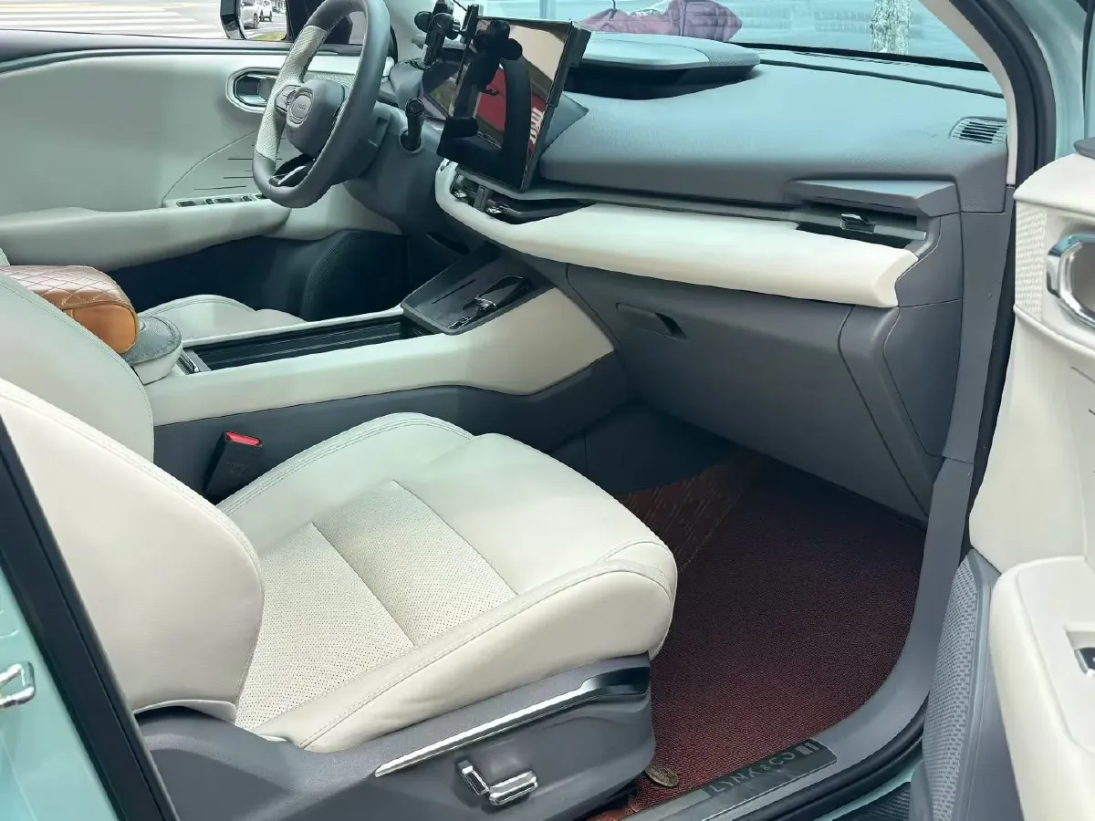 2023 LYNK&CO 06 EM-P 1.5L 120HP L4 3DHT PHEV 19.09KWH,autocango,china used car exporter,china ev exporter,chinese used car exporter,chinese used ev exporter