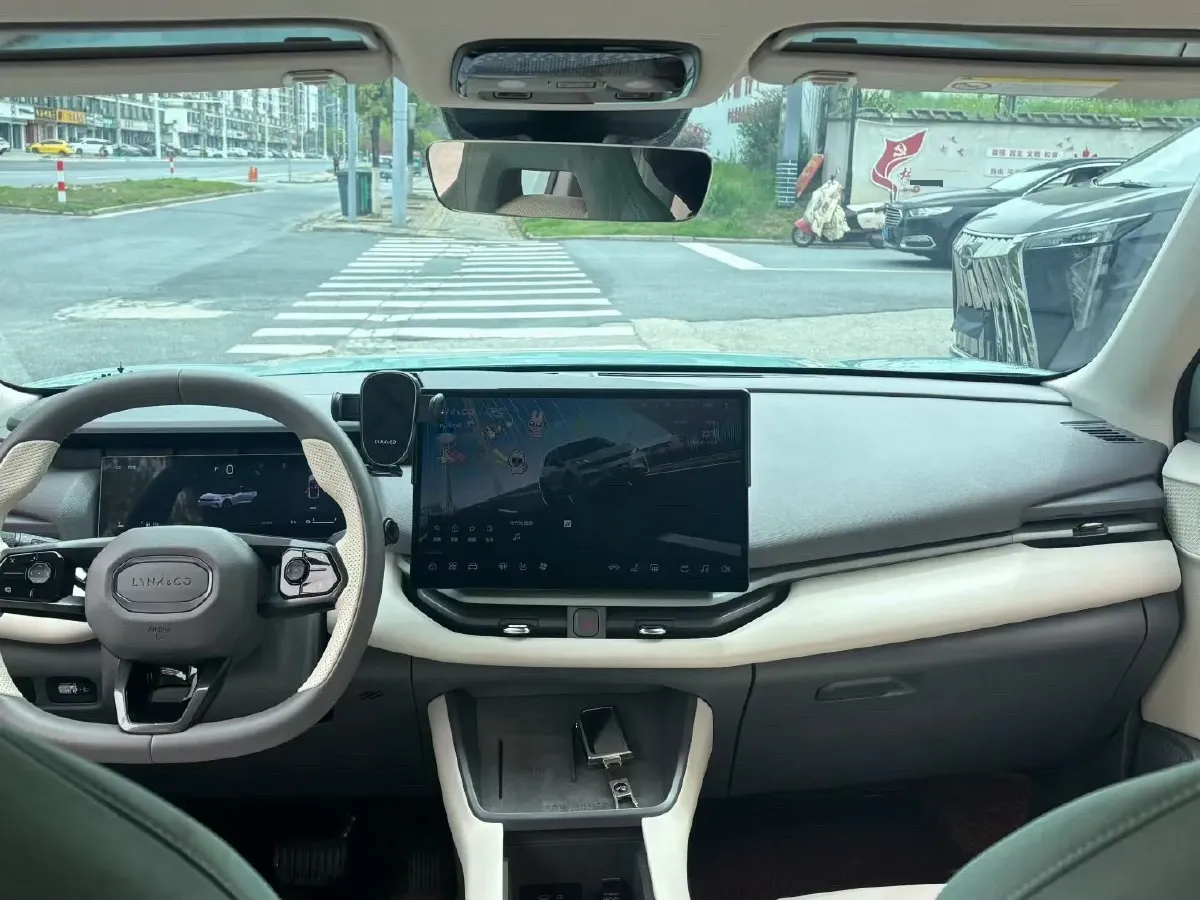 2023 LYNK&CO 06 EM-P 1.5L 120HP L4 3DHT PHEV 19.09KWH,autocango,china used car exporter,china ev exporter,chinese used car exporter,chinese used ev exporter