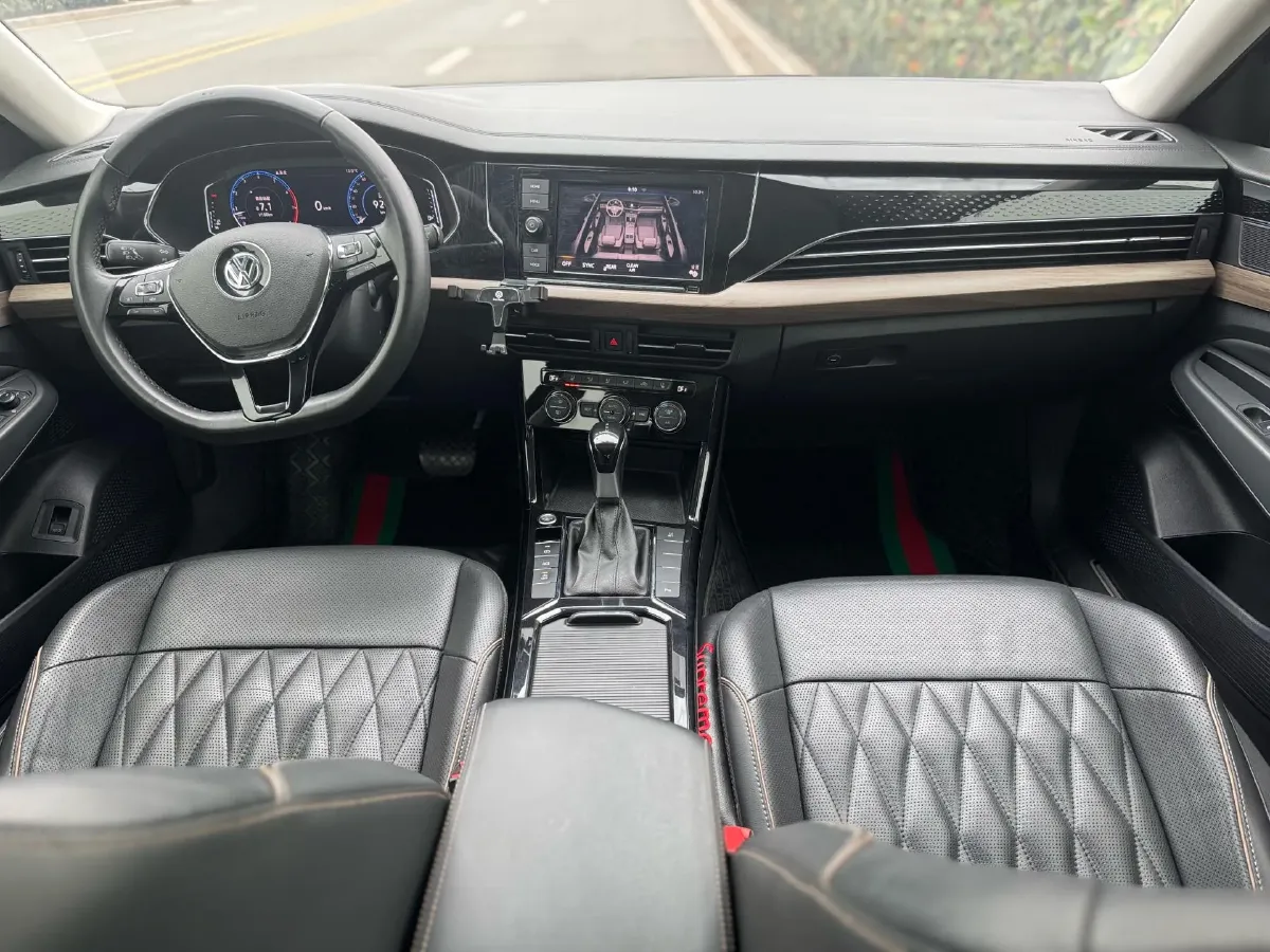 2019 Volvo V40 1.5T 152HP L4 6AT,autocango,china used car exporter,china ev exporter,chinese used car exporter,chinese used ev exporter