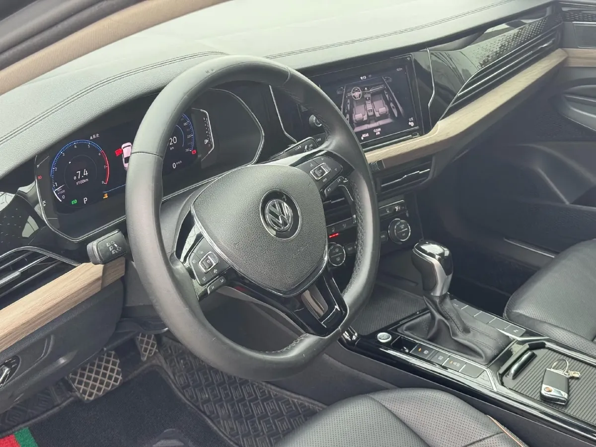 2019 Volvo V40 1.5T 152HP L4 6AT,autocango,china used car exporter,china ev exporter,chinese used car exporter,chinese used ev exporter