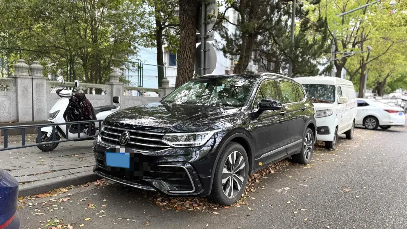 2024 Volkswagen Tiguan L 2.0T 186HP L4 7DCT,autocango,china used car exporter,china ev exporter,chinese used car exporter,chinese used ev exporter