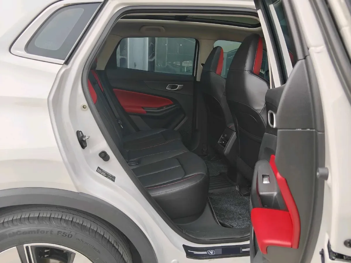 2022 ChangAn Oshan X7 Plus 1.5T 188HP L4 7DCT,autocango,china used car exporter,china ev exporter,chinese used car exporter,chinese used ev exporter