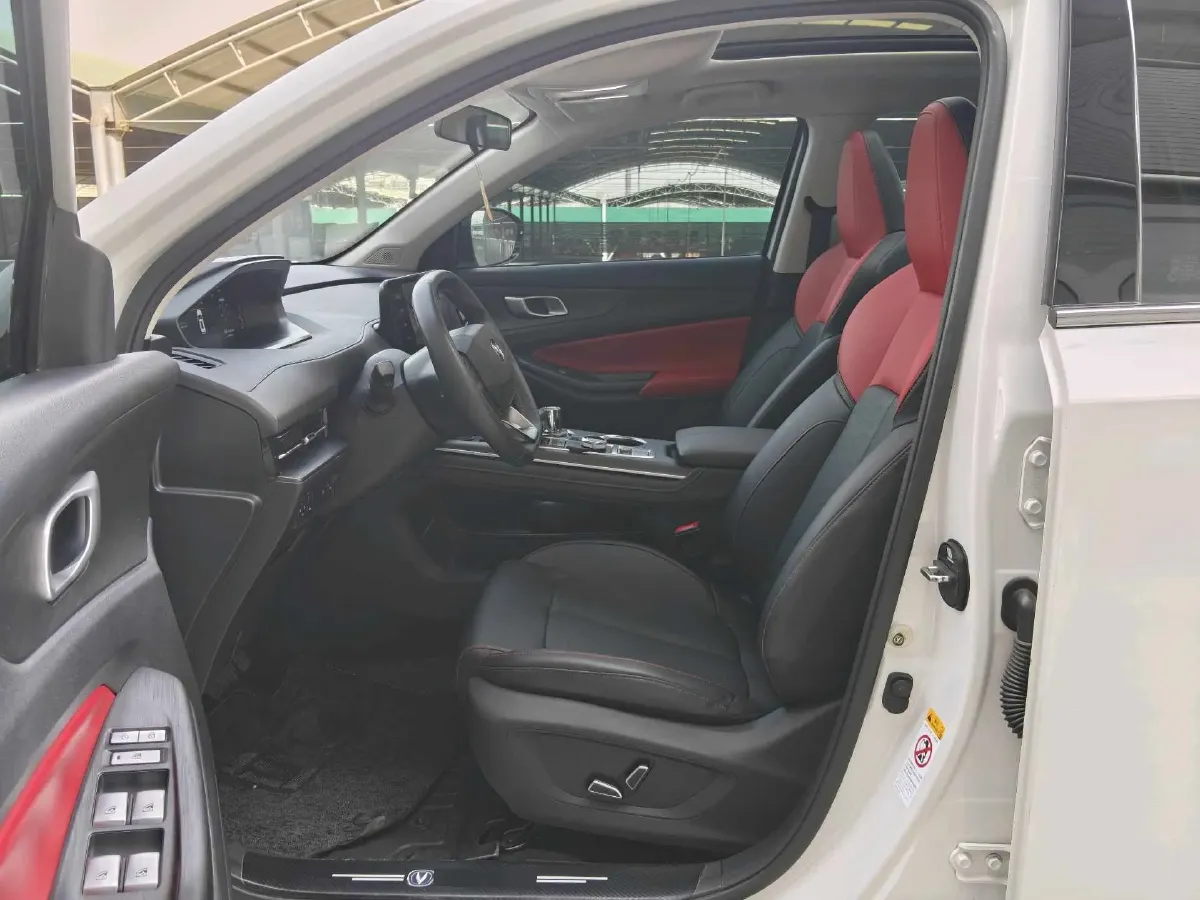 2022 ChangAn Oshan X7 Plus 1.5T 188HP L4 7DCT,autocango,china used car exporter,china ev exporter,chinese used car exporter,chinese used ev exporter