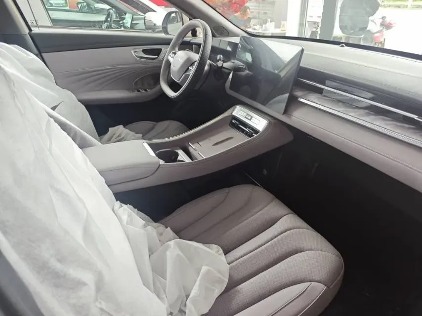 2025 Roewe M7 DMH 1.5L 112HP L4 1DHT PHEV,autocango,china used car exporter,china ev exporter,chinese used car exporter,chinese used ev exporter