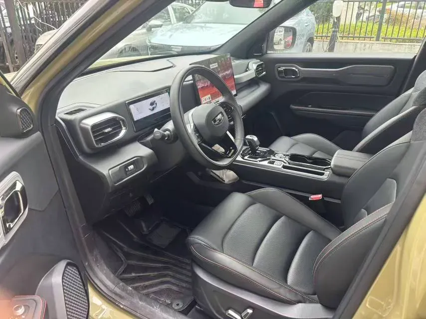 2025 Geely Cowboy 1.5T 181HP L4 7DCT,autocango,china used car exporter,china ev exporter,chinese used car exporter,chinese used ev exporter