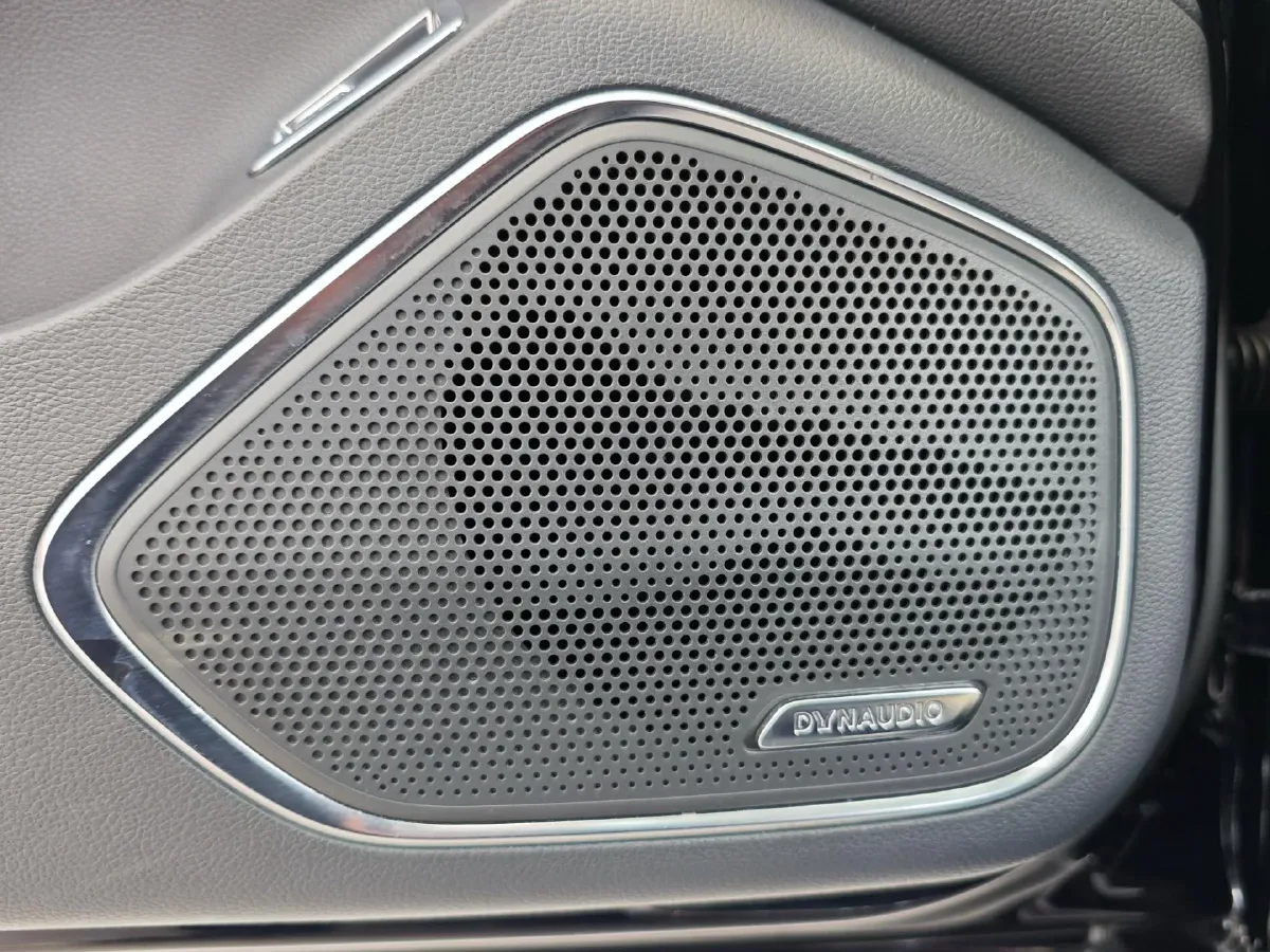 2024 HongQi H5 2.0T 224HP L4 8AT,autocango,china used car exporter,china ev exporter,chinese used car exporter,chinese used ev exporter