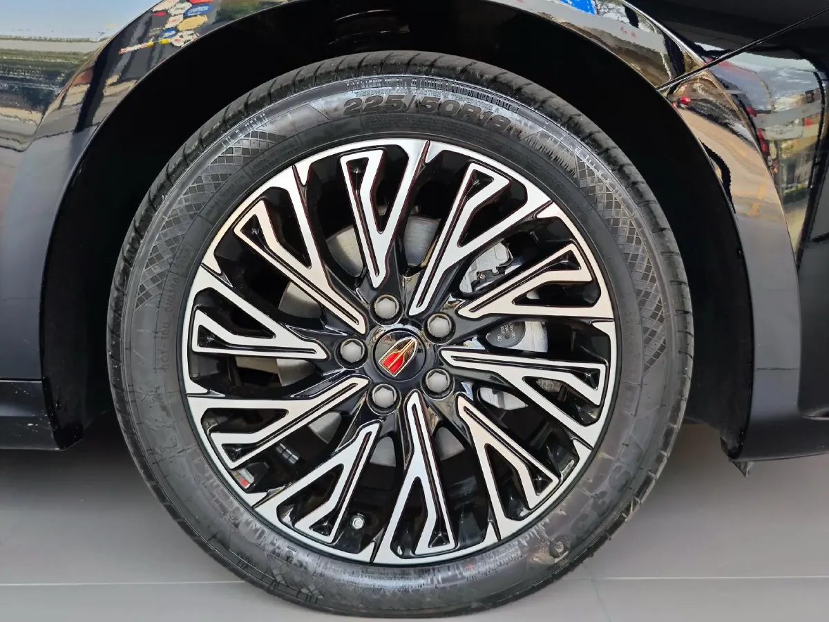 2024 HongQi H5 2.0T 224HP L4 8AT,autocango,china used car exporter,china ev exporter,chinese used car exporter,chinese used ev exporter