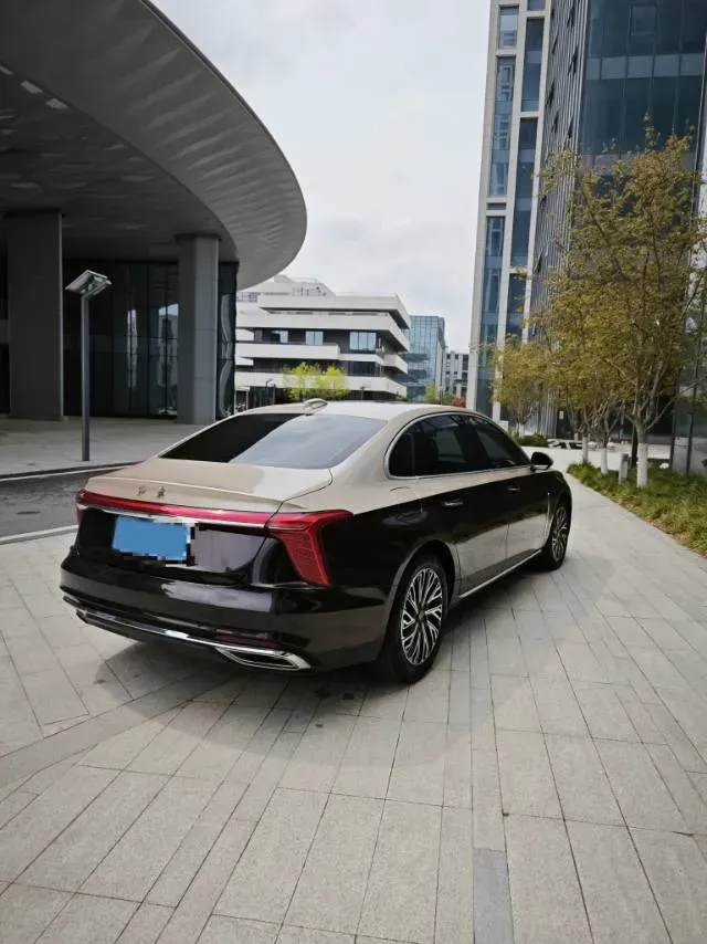 2024 HongQi H5 2.0T 224HP L4 8AT,autocango,china used car exporter,china ev exporter,chinese used car exporter,chinese used ev exporter