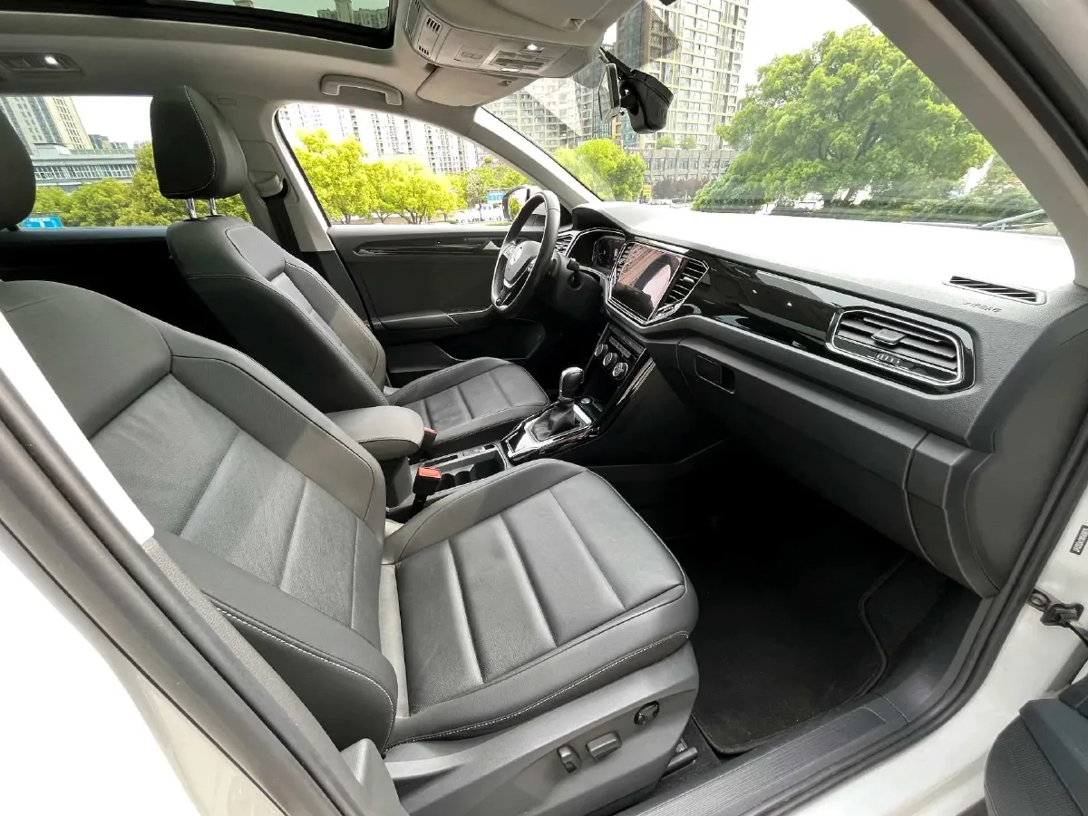 2022 Volkswagen T-Roc 1.4T 150HP L4 7DCT,autocango,china used car exporter,china ev exporter,chinese used car exporter,chinese used ev exporter