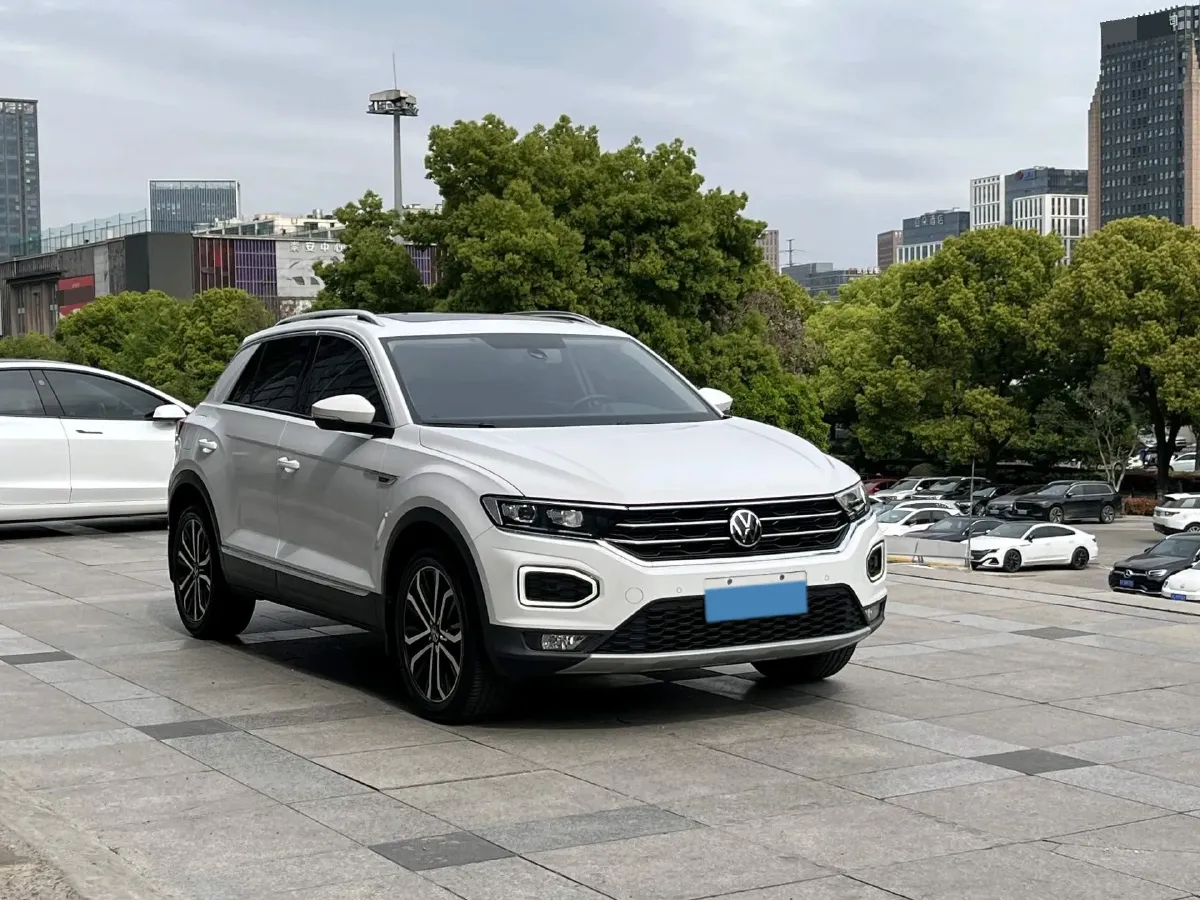 2022 Volkswagen T-Roc 1.4T 150HP L4 7DCT,autocango,china used car exporter,china ev exporter,chinese used car exporter,chinese used ev exporter