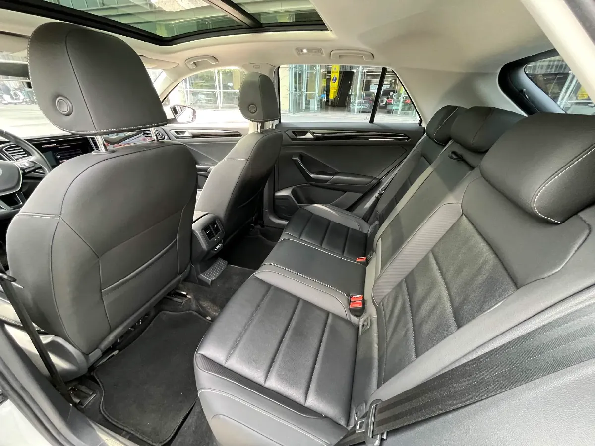 2022 Volkswagen T-Roc 1.4T 150HP L4 7DCT,autocango,china used car exporter,china ev exporter,chinese used car exporter,chinese used ev exporter