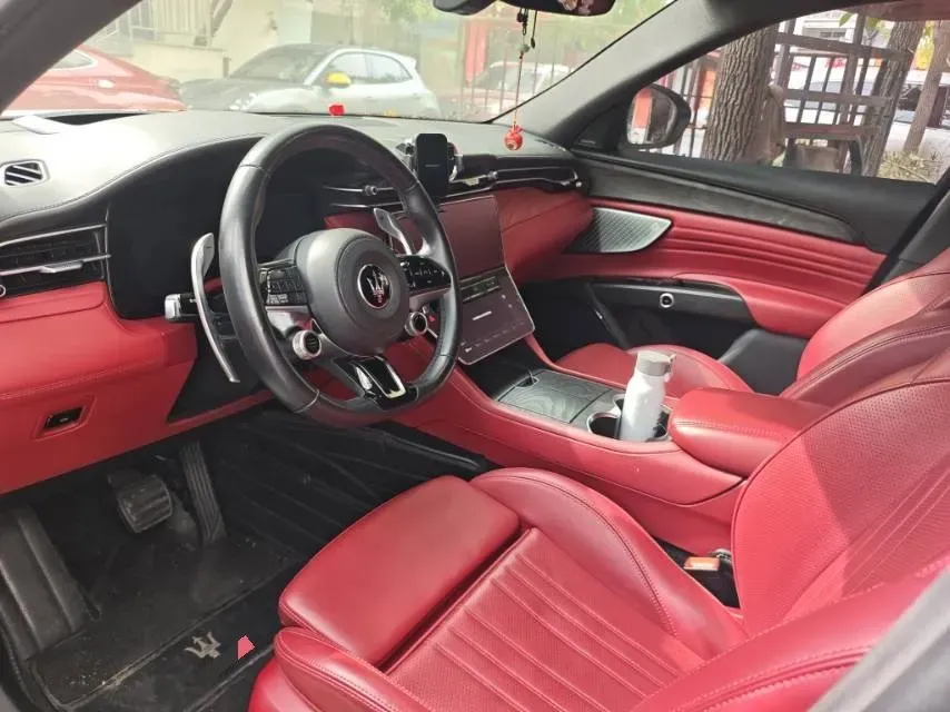 2022 Maserati Levante 2.0T 330HP L4 8AT,autocango,china used car exporter,china ev exporter,chinese used car exporter,chinese used ev exporter