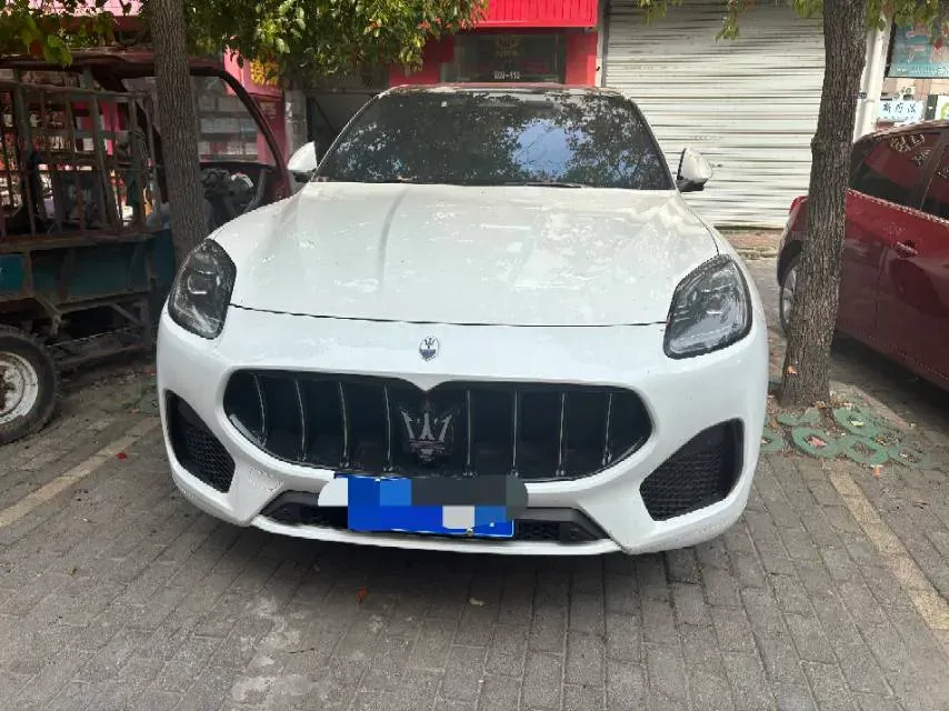2022 Maserati Levante 2.0T 330HP L4 8AT,autocango,china used car exporter,china ev exporter,chinese used car exporter,chinese used ev exporter