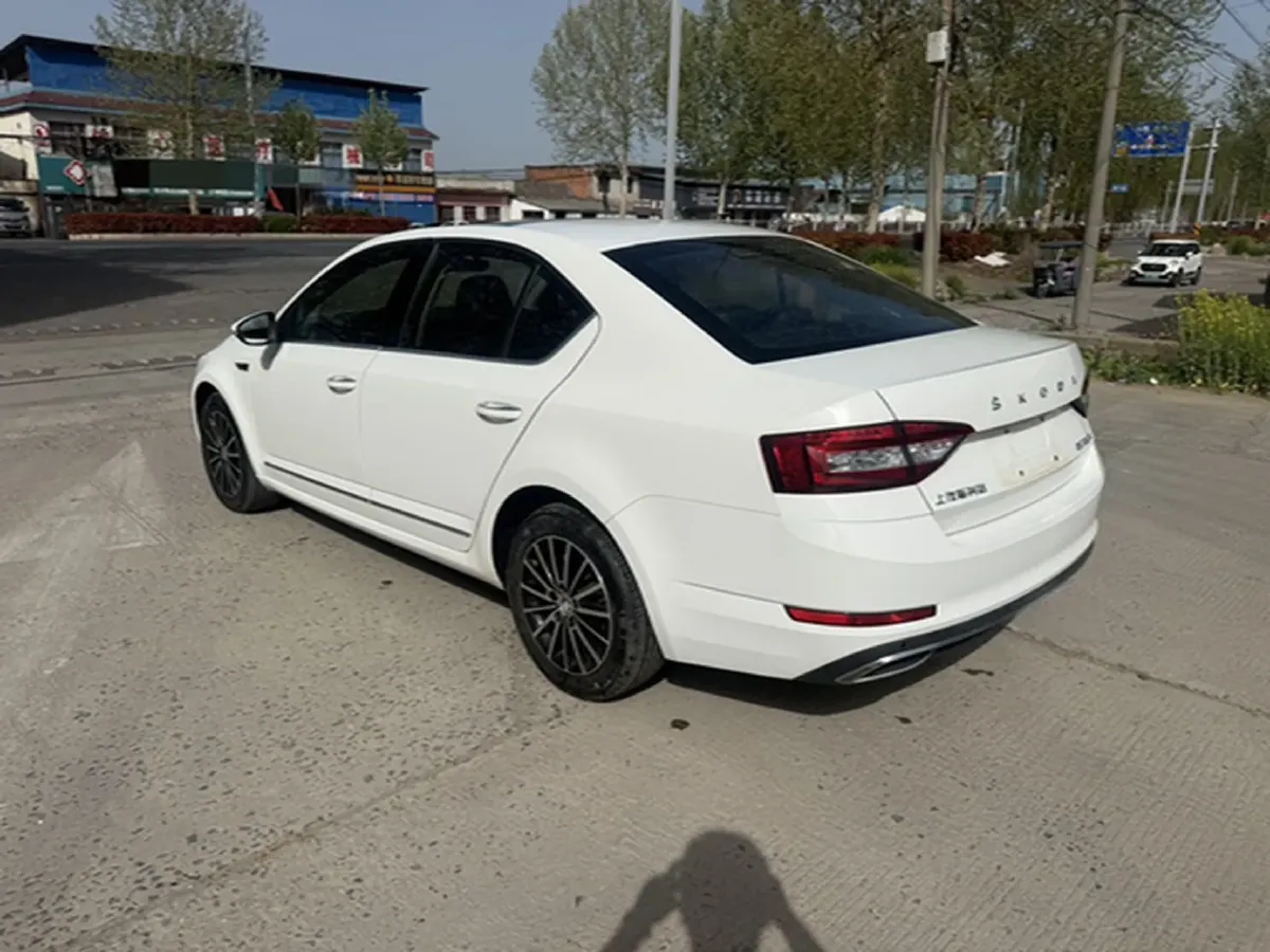 2020 Skoda Octavia 1.5L 113HP L4 6AT,autocango,china used car exporter,china ev exporter,chinese used car exporter,chinese used ev exporter