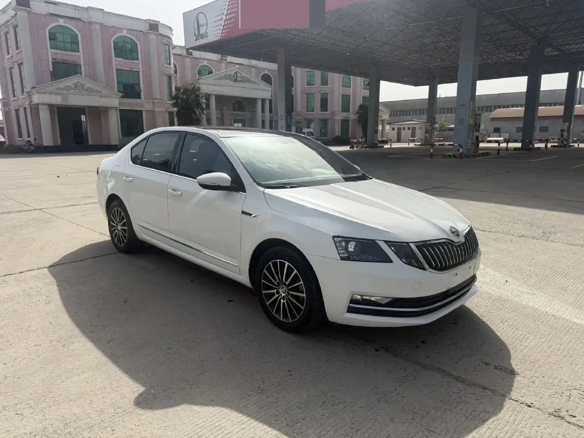 2020 Skoda Octavia 1.5L 113HP L4 6AT,autocango,china used car exporter,china ev exporter,chinese used car exporter,chinese used ev exporter