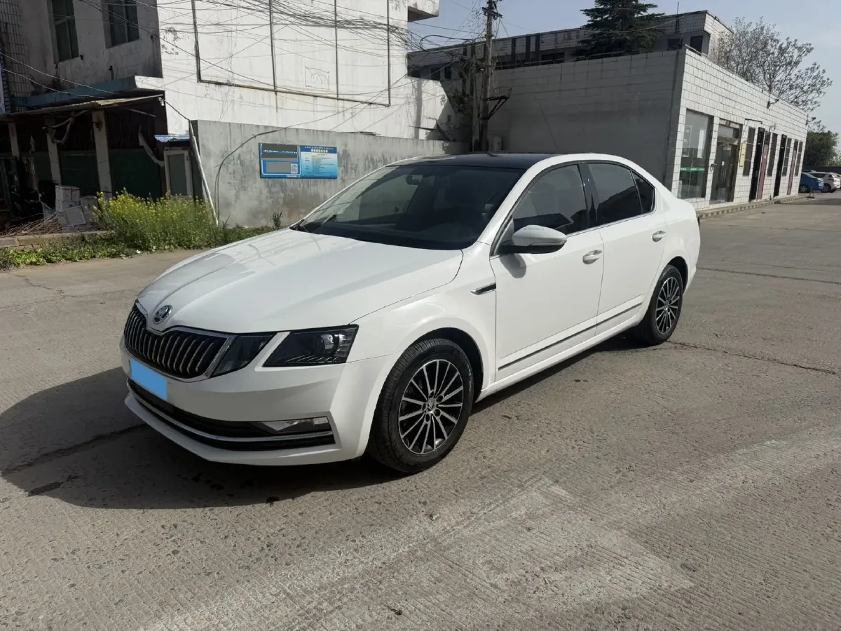 2020 Skoda Octavia 1.5L 113HP L4 6AT,autocango,china used car exporter,china ev exporter,chinese used car exporter,chinese used ev exporter