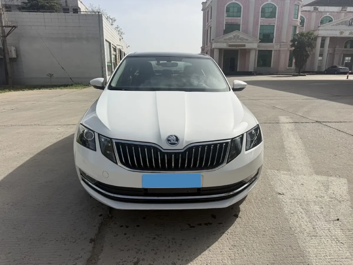 2020 Skoda Octavia 1.5L 113HP L4 6AT,autocango,china used car exporter,china ev exporter,chinese used car exporter,chinese used ev exporter