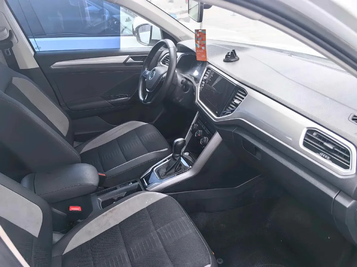 2023 Volkswagen T-Roc 1.4T 150HP L4 7DCT,autocango,china used car exporter,china ev exporter,chinese used car exporter,chinese used ev exporter