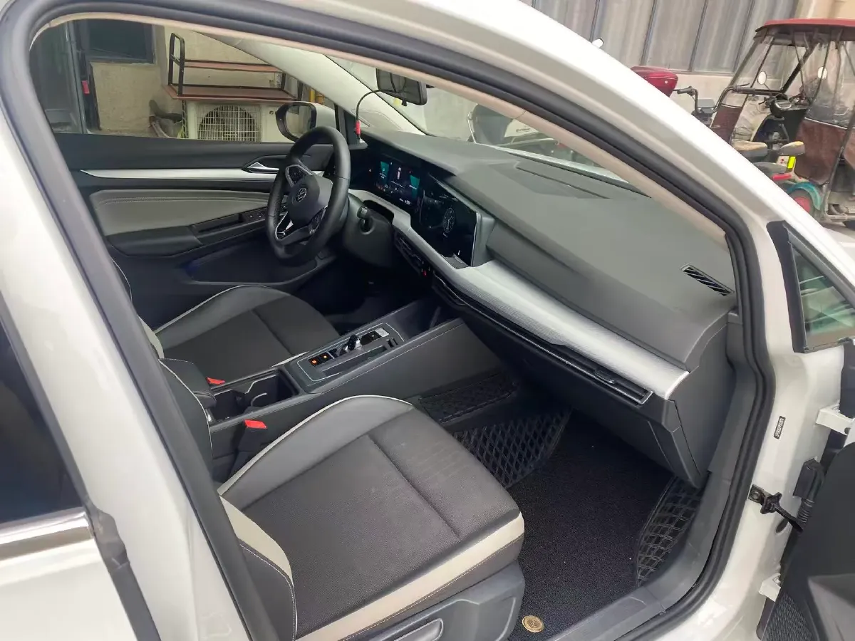 2023 Volkswagen Golf 1.4T 150HP L4 7DCT,autocango,china used car exporter,china ev exporter,chinese used car exporter,chinese used ev exporter