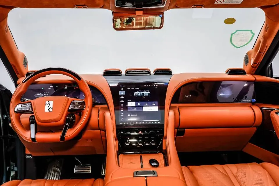 2023 YangWang U8 2.0T 272HP L4 REEV 49.05KWH,autocango,china used car exporter,china ev exporter,chinese used car exporter,chinese used ev exporter