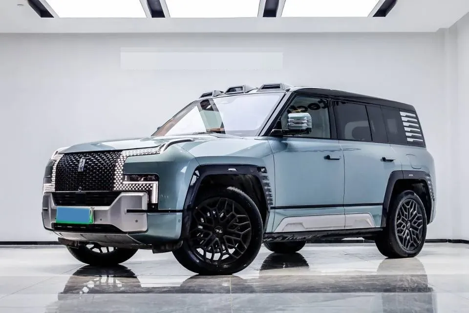 2023 YangWang U8 2.0T 272HP L4 REEV 49.05KWH,autocango,china used car exporter,china ev exporter,chinese used car exporter,chinese used ev exporter