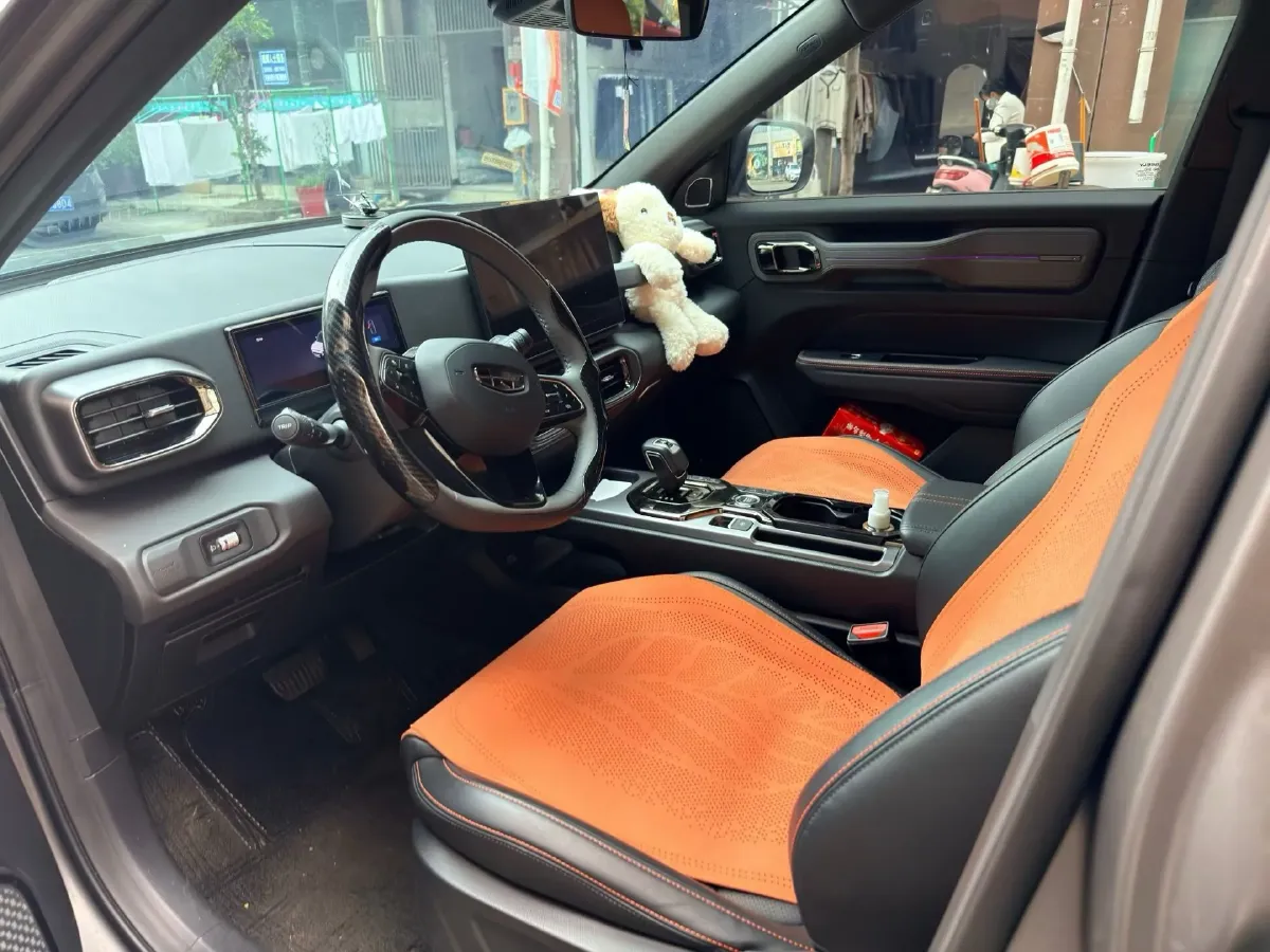 2025 Geely Cowboy 1.5T 181HP L4 7DCT,autocango,china used car exporter,china ev exporter,chinese used car exporter,chinese used ev exporter