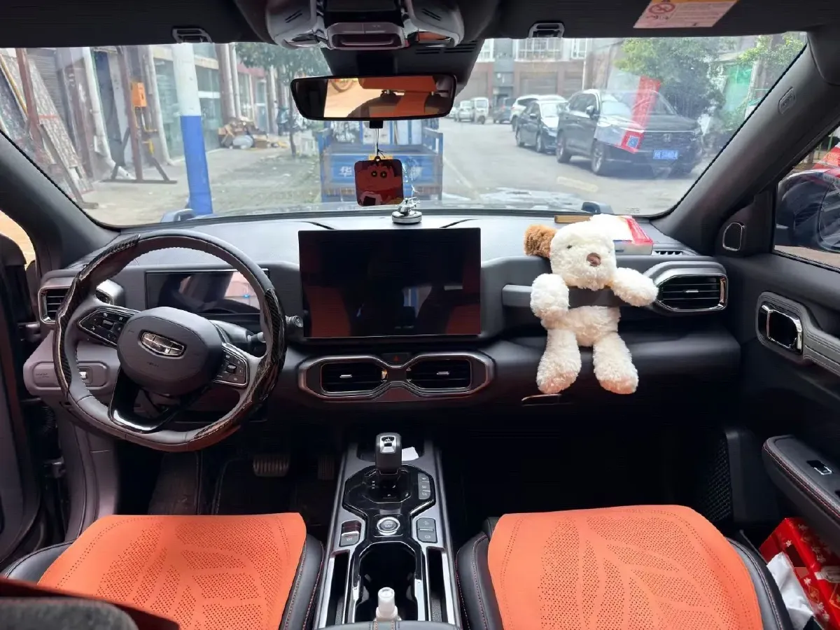 2025 Geely Cowboy 1.5T 181HP L4 7DCT,autocango,china used car exporter,china ev exporter,chinese used car exporter,chinese used ev exporter