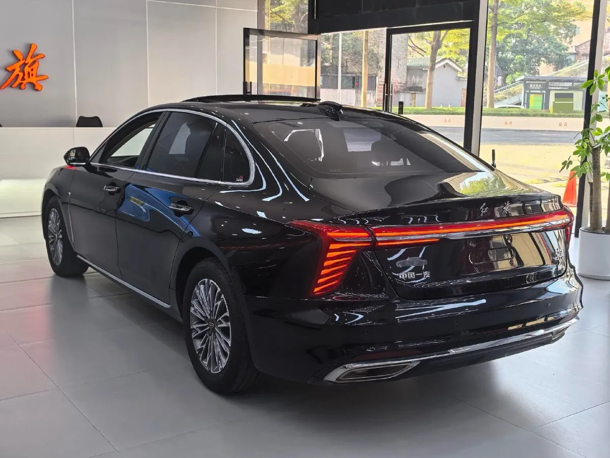 2023 HongQi H5 2.0T 224HP L4 8AT,autocango,china used car exporter,china ev exporter,chinese used car exporter,chinese used ev exporter