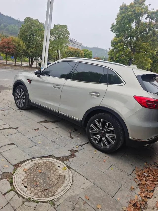 2022 HongQi HS5 2.0T 224HP L4 6AT,autocango,china used car exporter,china ev exporter,chinese used car exporter,chinese used ev exporter