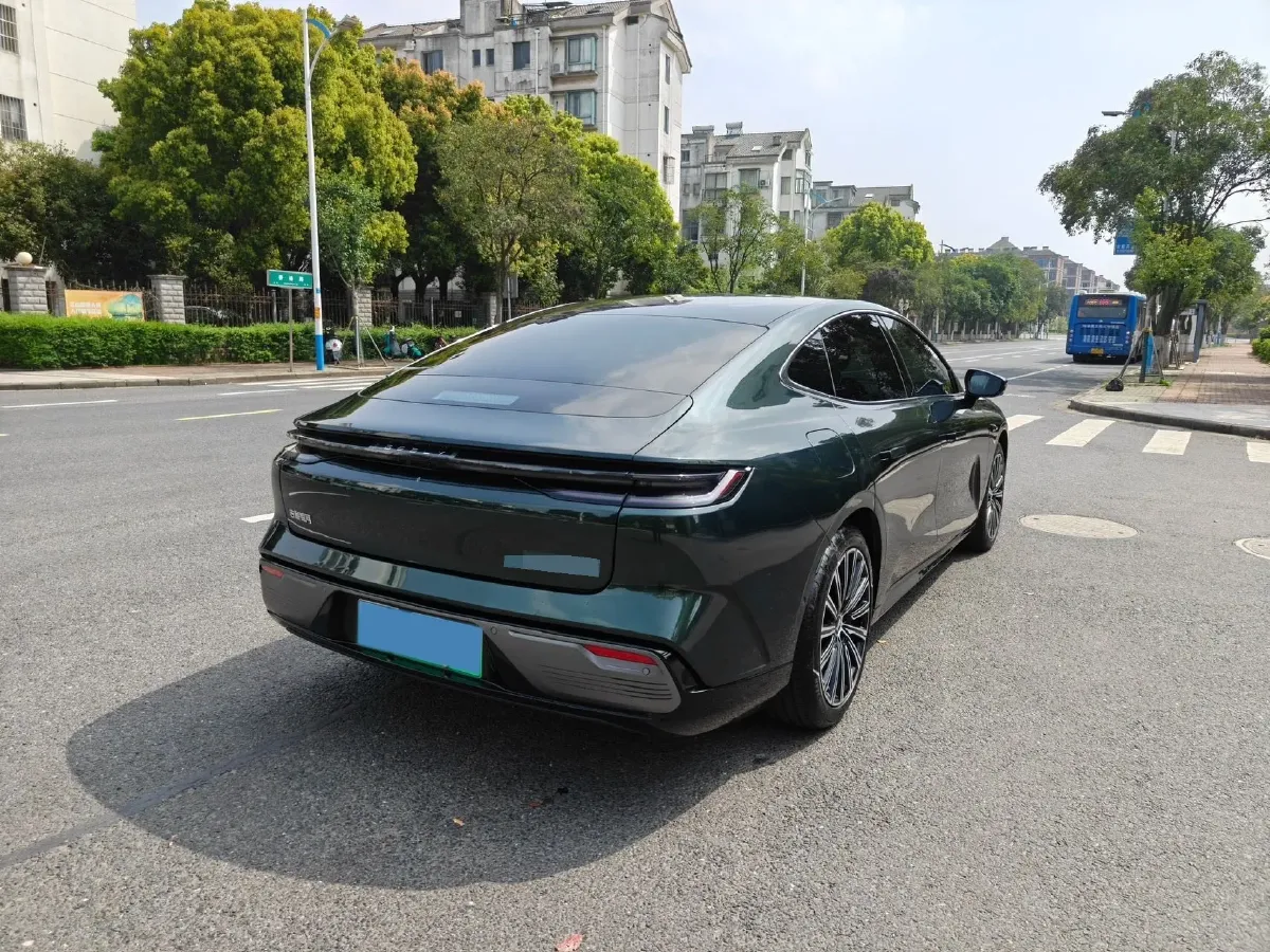 2025 Geely Galaxy Starshine 8 1.5T 163HP L4 3DHT PHEV 27.69KWH,autocango,china used car exporter,china ev exporter,chinese used car exporter,chinese used ev exporter