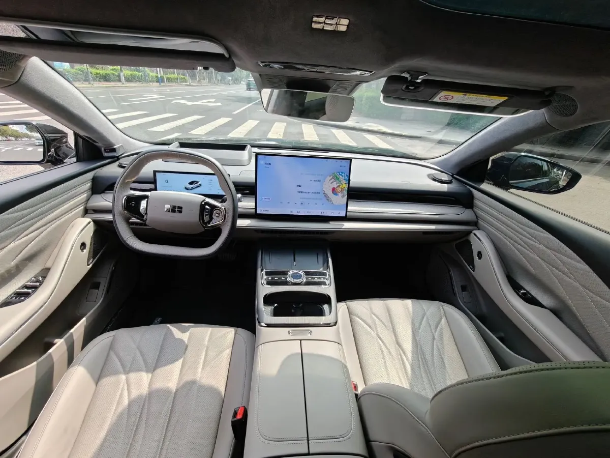 2025 Geely Galaxy Starshine 8 1.5T 163HP L4 3DHT PHEV 27.69KWH,autocango,china used car exporter,china ev exporter,chinese used car exporter,chinese used ev exporter