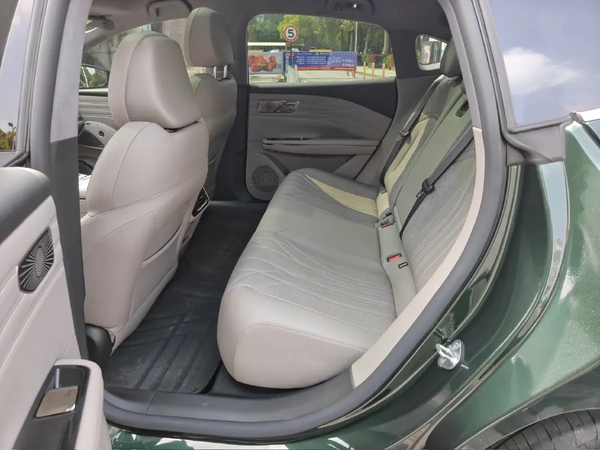 2025 Geely Galaxy Starshine 8 1.5T 163HP L4 3DHT PHEV 27.69KWH,autocango,china used car exporter,china ev exporter,chinese used car exporter,chinese used ev exporter