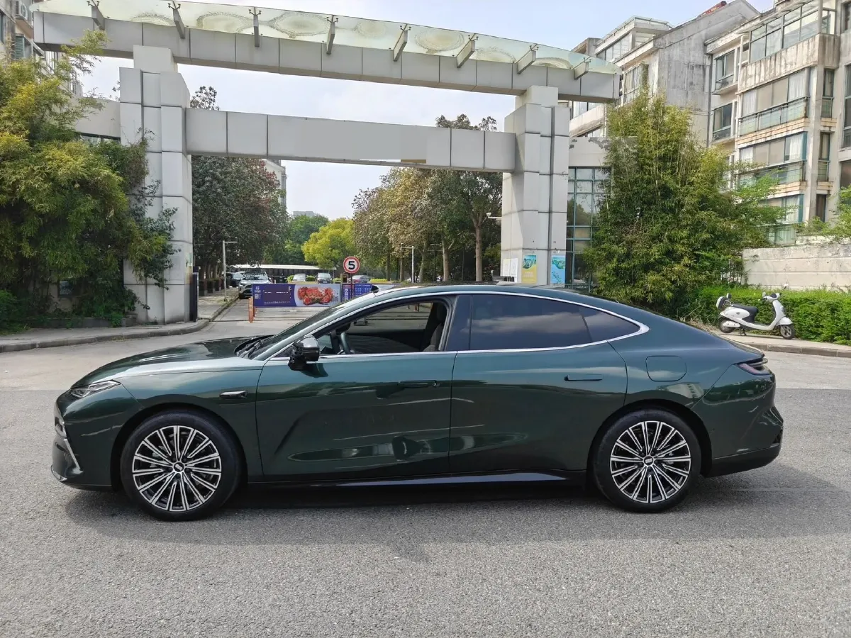 2025 Geely Galaxy Starshine 8 1.5T 163HP L4 3DHT PHEV 27.69KWH,autocango,china used car exporter,china ev exporter,chinese used car exporter,chinese used ev exporter