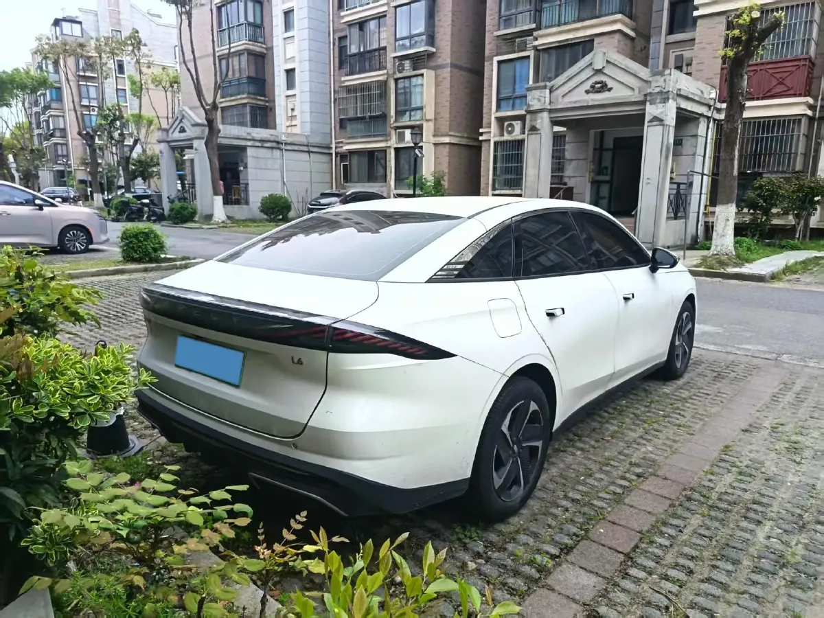 2023 Geely Galaxy L6 1.5T 163HP L4 3DHT PHEV,autocango,china used car exporter,china ev exporter,chinese used car exporter,chinese used ev exporter