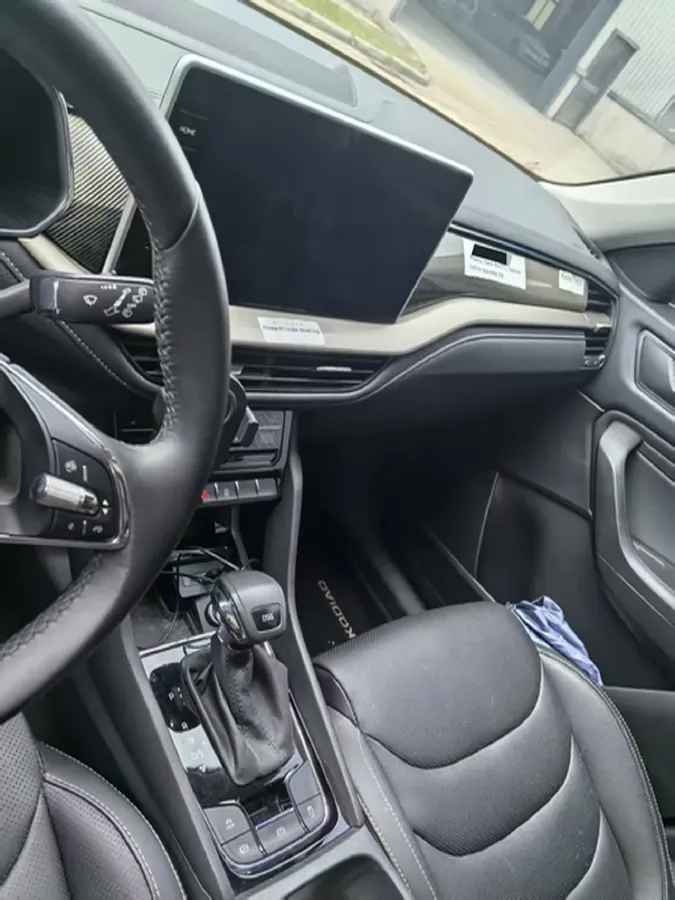 2022 Skoda Kodiak 2.0T 186HP L4 7DCT,autocango,china used car exporter,china ev exporter,chinese used car exporter,chinese used ev exporter