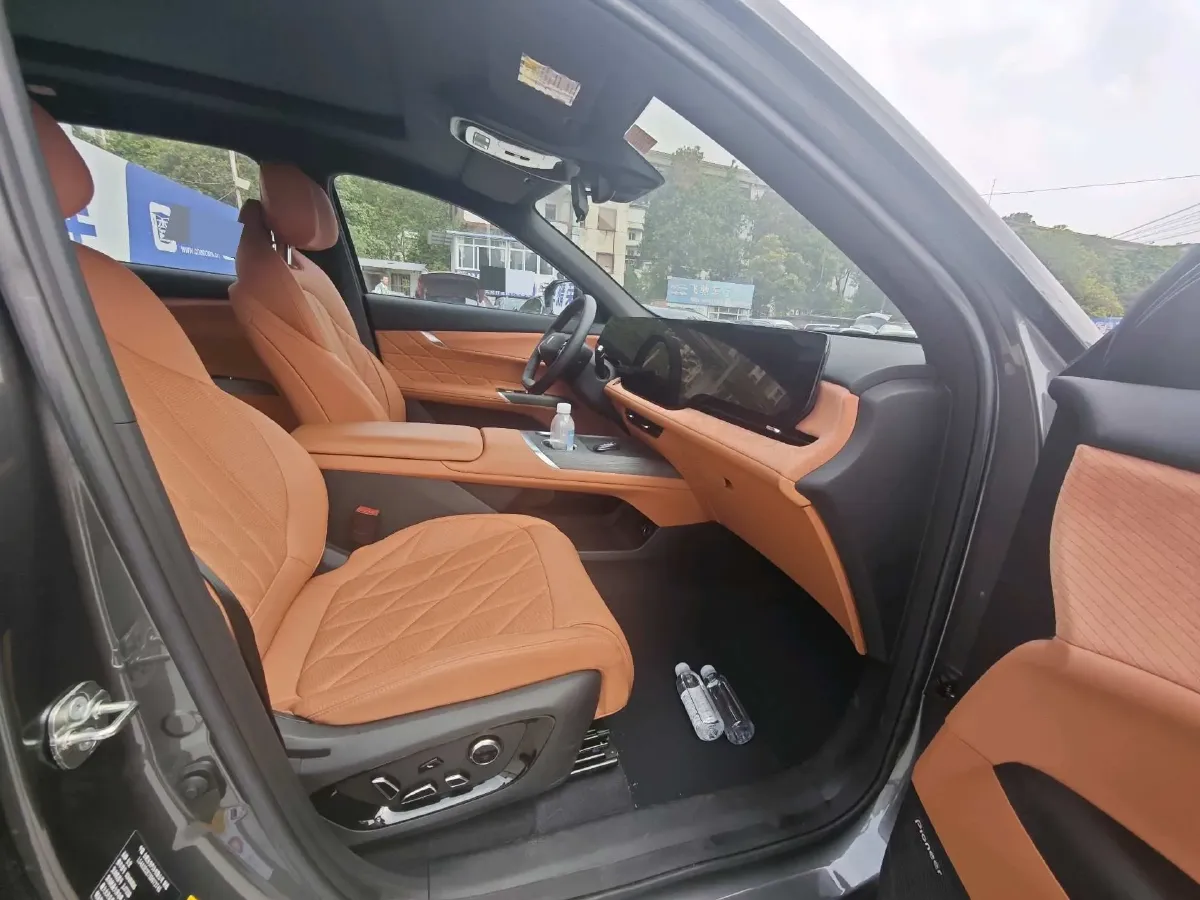 2025 ChangAn CS75 Plus 1.5T 192HP L4 8AT,autocango,china used car exporter,china ev exporter,chinese used car exporter,chinese used ev exporter