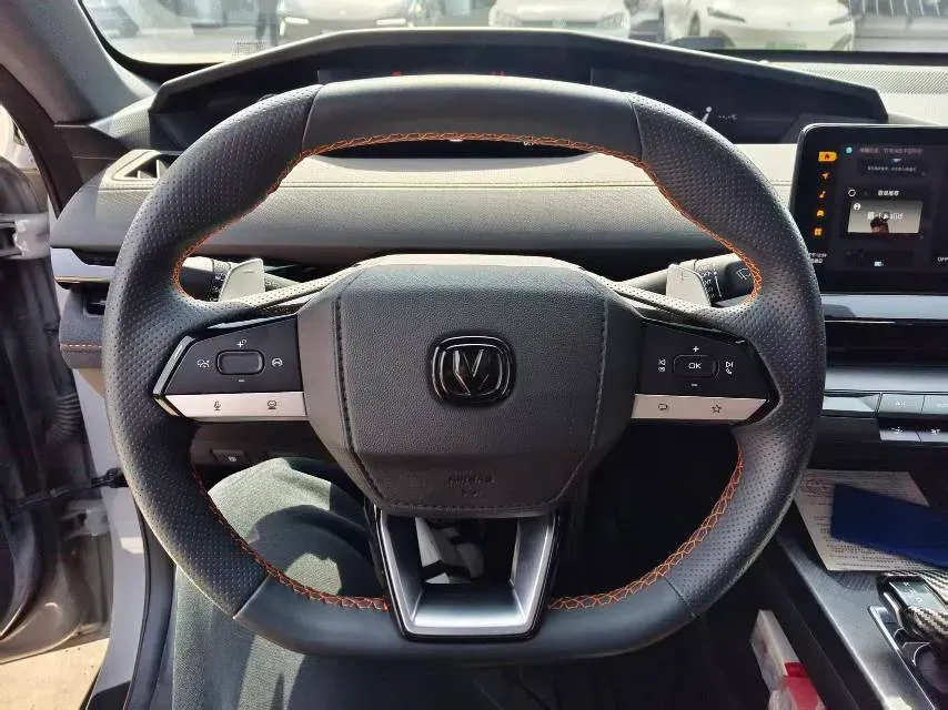 2022 ChangAn UNI-V 2.0T 233HP L4 8AT,autocango,china used car exporter,china ev exporter,chinese used car exporter,chinese used ev exporter