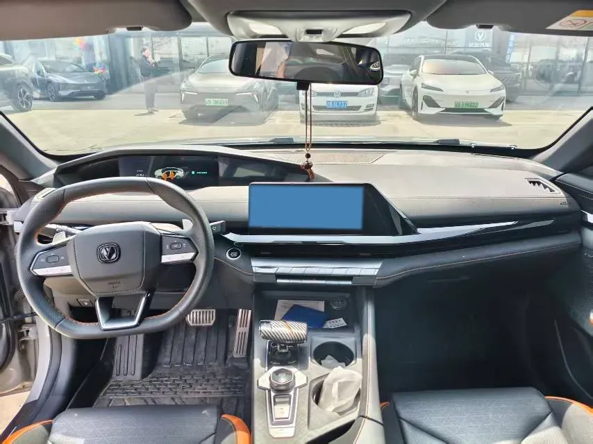 2022 ChangAn UNI-V 2.0T 233HP L4 8AT,autocango,china used car exporter,china ev exporter,chinese used car exporter,chinese used ev exporter