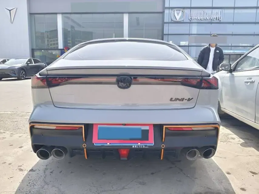 2022 ChangAn UNI-V 2.0T 233HP L4 8AT,autocango,china used car exporter,china ev exporter,chinese used car exporter,chinese used ev exporter