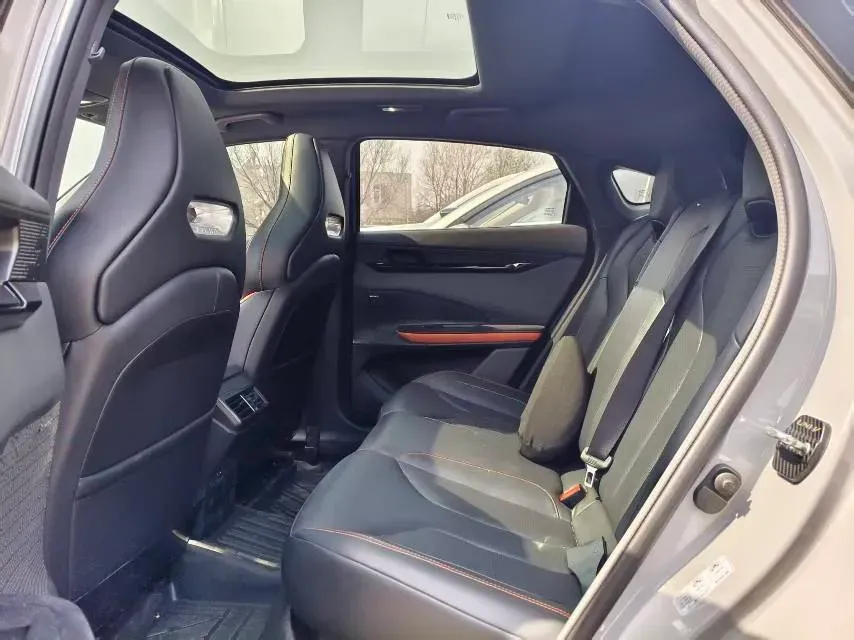 2022 ChangAn UNI-V 2.0T 233HP L4 8AT,autocango,china used car exporter,china ev exporter,chinese used car exporter,chinese used ev exporter