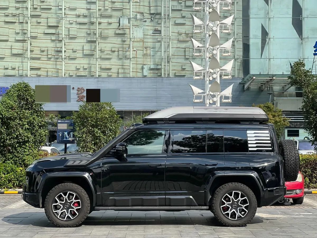 2024 YangWang U8 2.0T 272HP L4 REEV 49.05KWH,autocango,china used car exporter,china ev exporter,chinese used car exporter,chinese used ev exporter