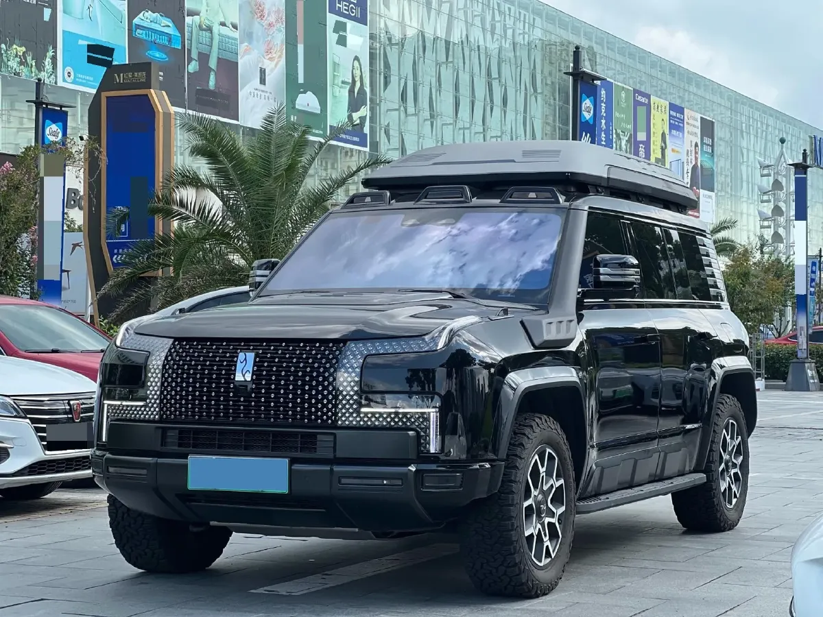 2024 YangWang U8 2.0T 272HP L4 REEV 49.05KWH,autocango,china used car exporter,china ev exporter,chinese used car exporter,chinese used ev exporter