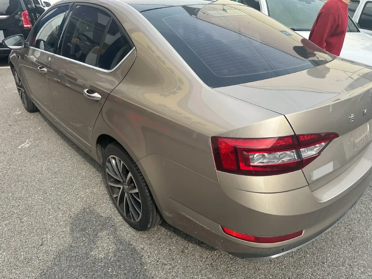 2020 Skoda Octavia 1.4T 150HP L4 7DCT,autocango,china used car exporter,china ev exporter,chinese used car exporter,chinese used ev exporter