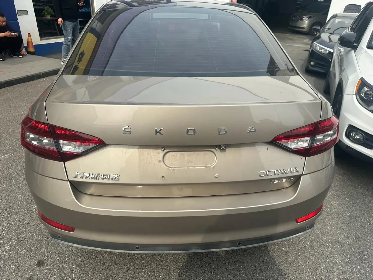 2020 Skoda Octavia 1.4T 150HP L4 7DCT,autocango,china used car exporter,china ev exporter,chinese used car exporter,chinese used ev exporter