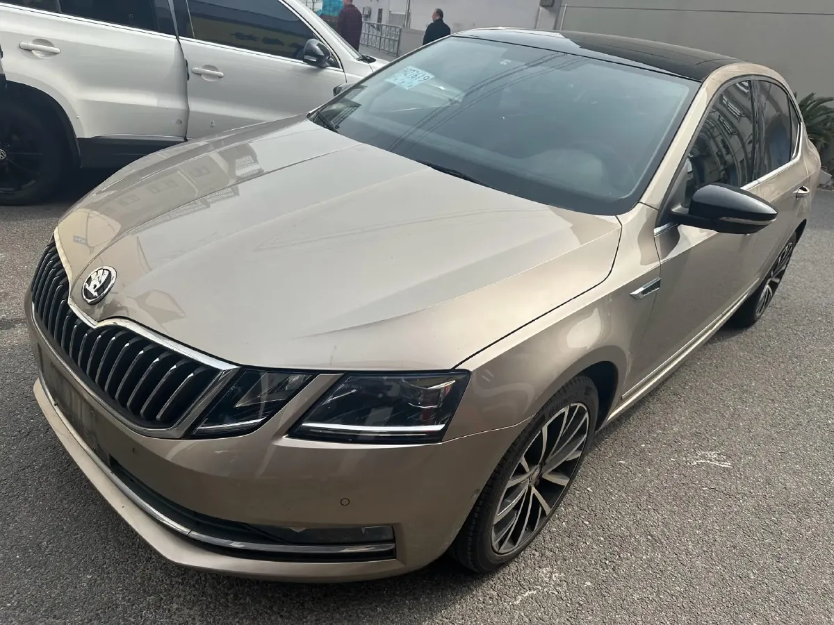 2020 Skoda Octavia 1.4T 150HP L4 7DCT,autocango,china used car exporter,china ev exporter,chinese used car exporter,chinese used ev exporter