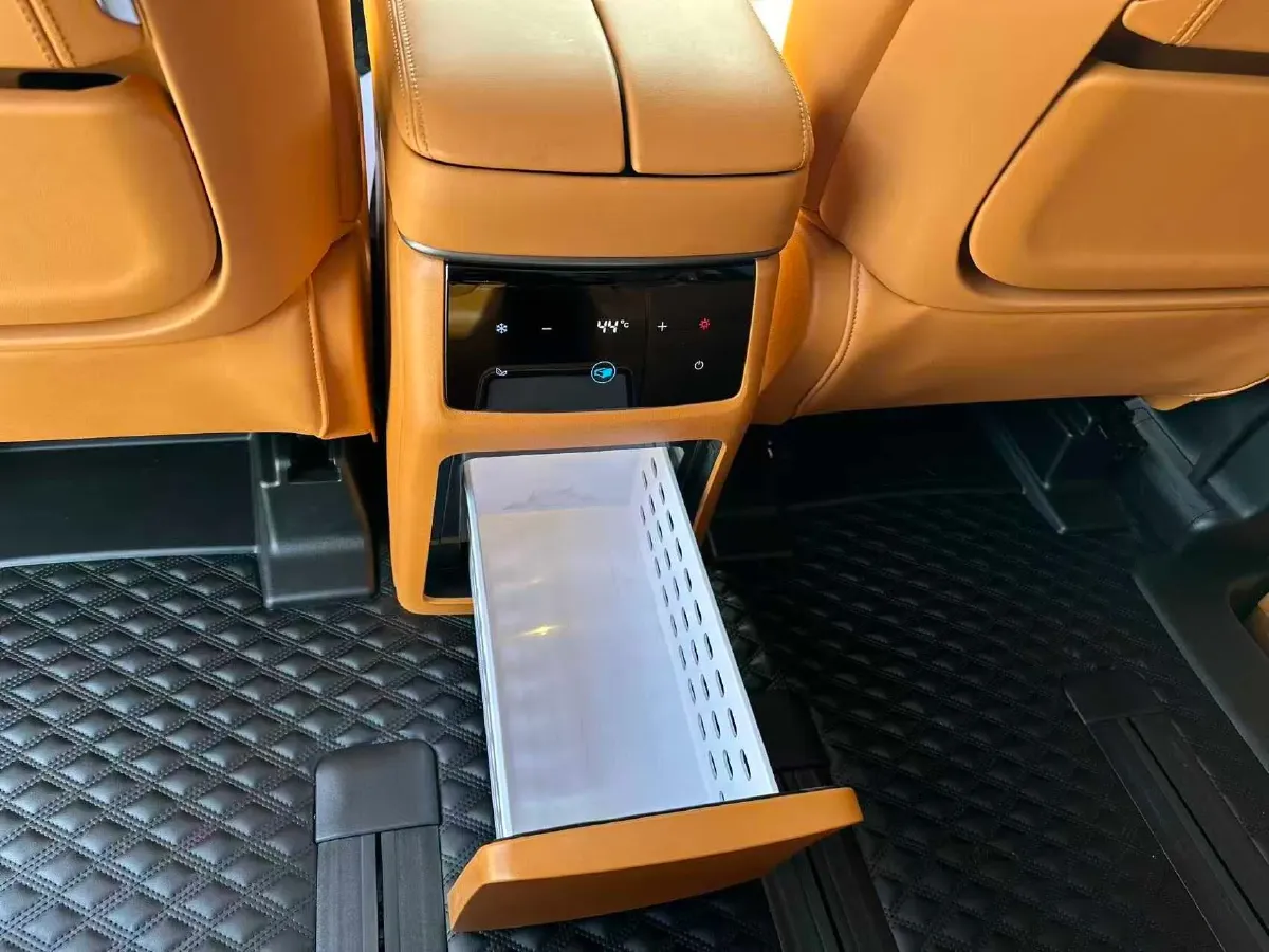 2025 WEY HighMountain 1.5T 170HP L4 4DHT PHEV,autocango,china used car exporter,china ev exporter,chinese used car exporter,chinese used ev exporter