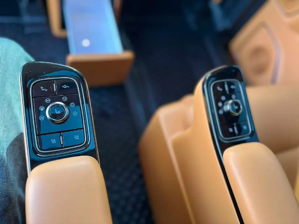 2025 WEY HighMountain 1.5T 170HP L4 4DHT PHEV,autocango,china used car exporter,china ev exporter,chinese used car exporter,chinese used ev exporter