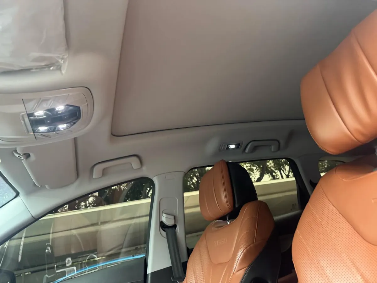 2022 ChangAn CS75 Plus 2.0T 233HP L4 8AT,autocango,china used car exporter,china ev exporter,chinese used car exporter,chinese used ev exporter